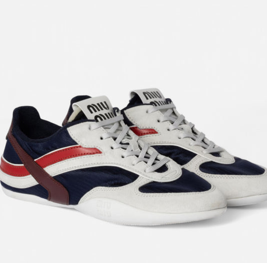 Gymnasium technical fabric and suede sneakers